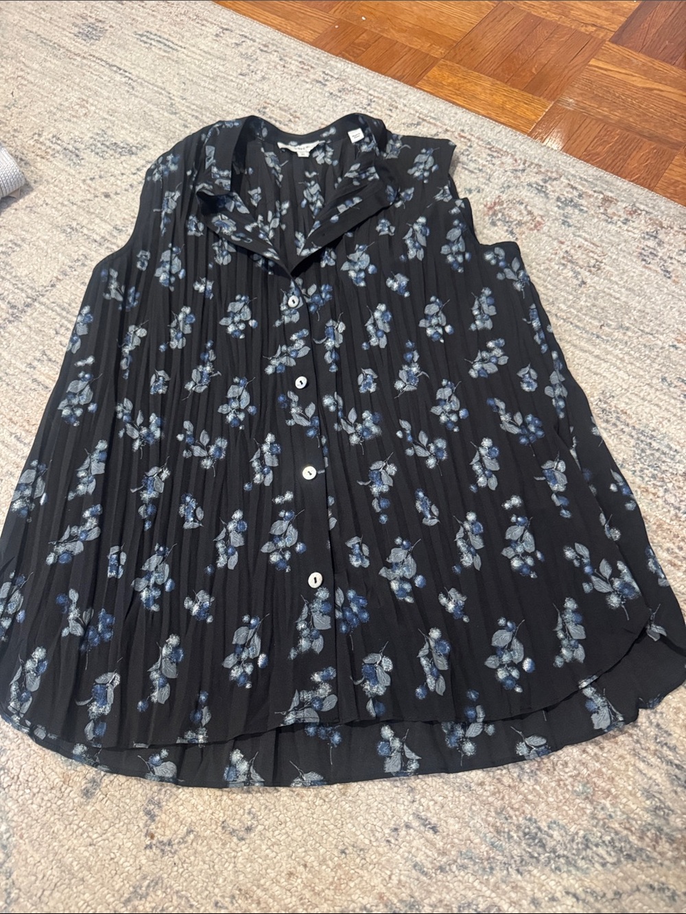 Vince Black Button-Front Pleated Top with Blue Floral Print